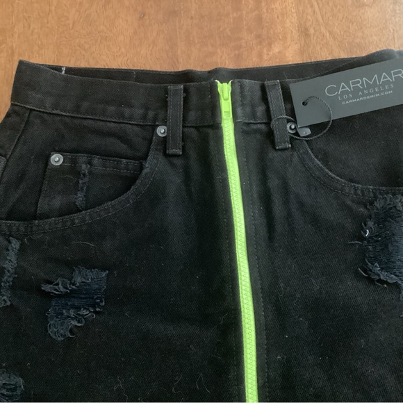 NWT Women’s Carmar Beatrice Distressed Denim Skirt, Size 26 - Picture 3 of 9